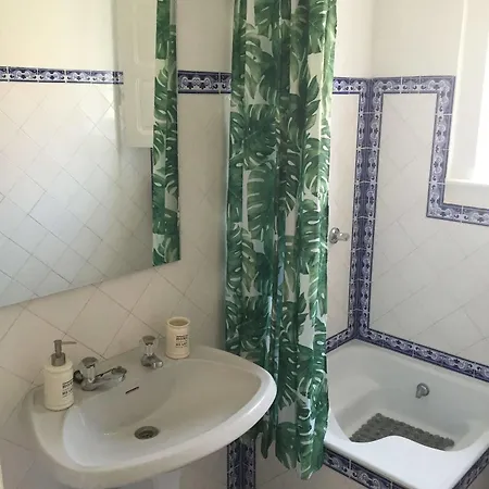 Eco Ljmonade Hostel *