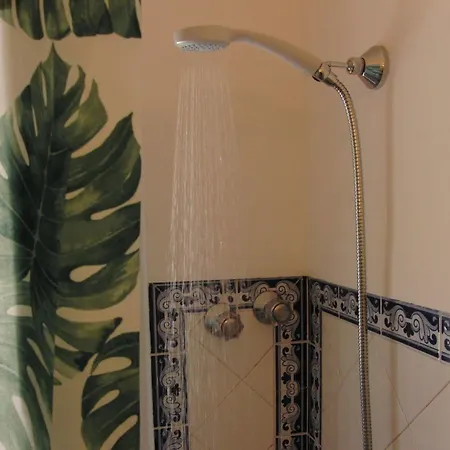 Hostel Eco Ljmonade Віавіа